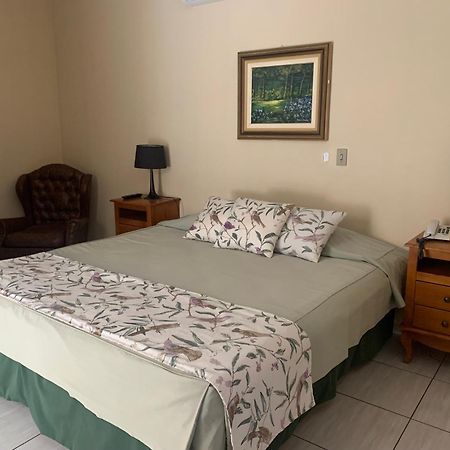 Hotel Formigas Na Figueira Tibagi Exteriör bild
